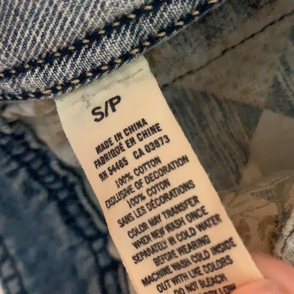 American Eagle Cropped Jean Jacket - Picture 2 of 6
